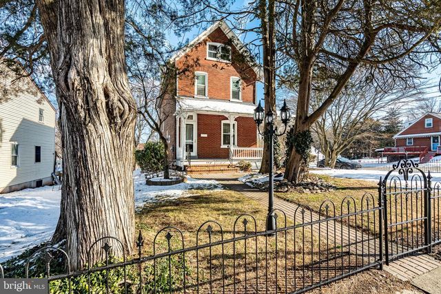 402 N 5TH AVE, Royersford, PA 19468