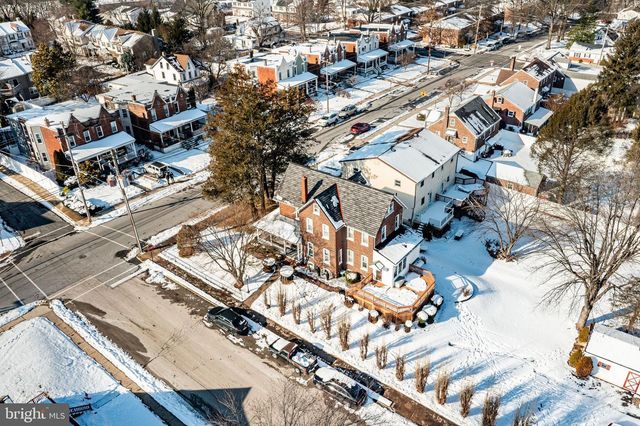 402 N 5TH AVE, Royersford, PA 19468