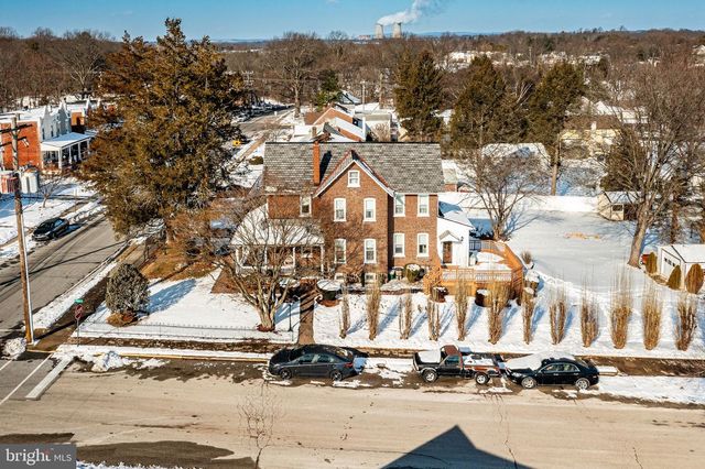 402 N 5TH AVE, Royersford, PA 19468