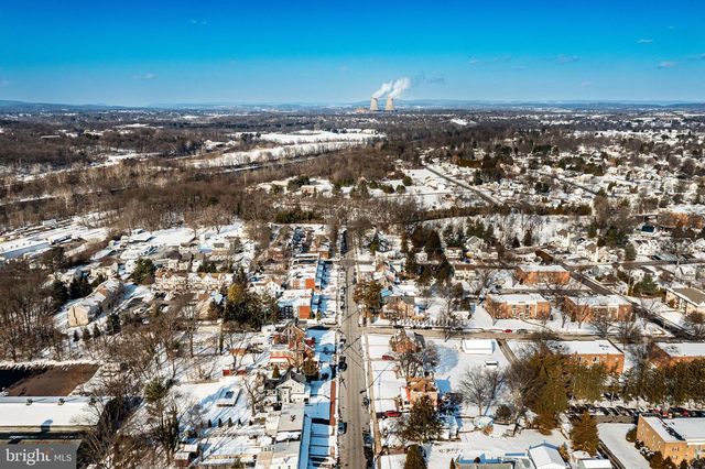 402 N 5TH AVE, Royersford, PA 19468