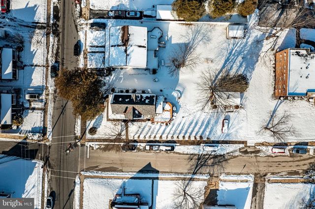 402 N 5TH AVE, Royersford, PA 19468