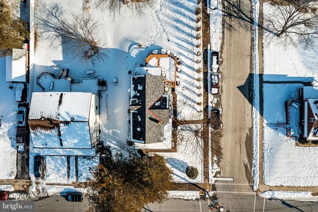 402 N 5TH AVE, Royersford, PA 19468