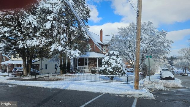 402 N 5TH AVE, Royersford, PA 19468