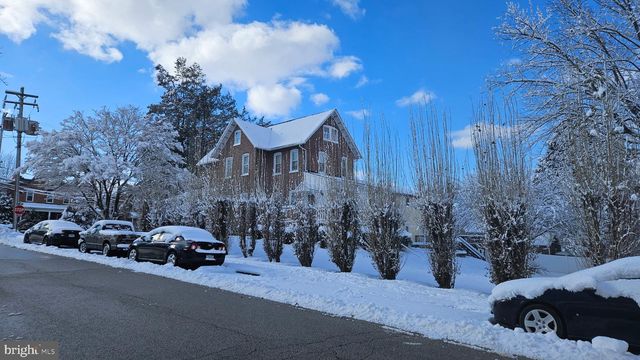 402 N 5TH AVE, Royersford, PA 19468