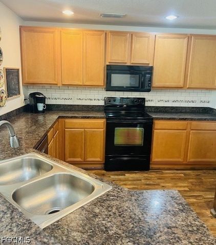 6361 Brant Bay BLVD 101, North Fort Myers, FL 33917