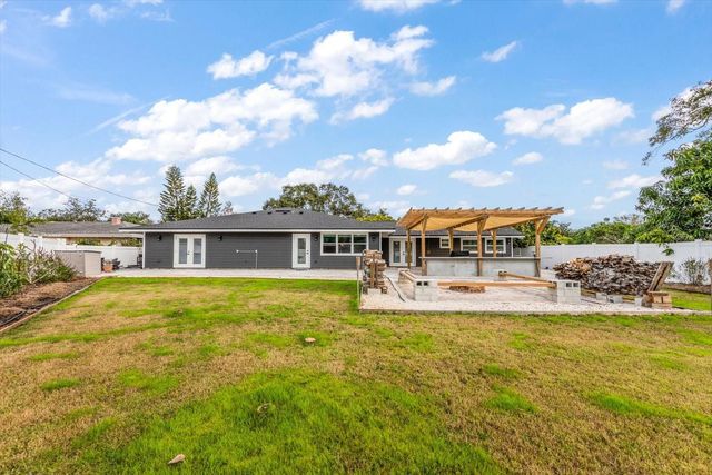 623 PINELAND AVENUE, Belleair, FL 33756