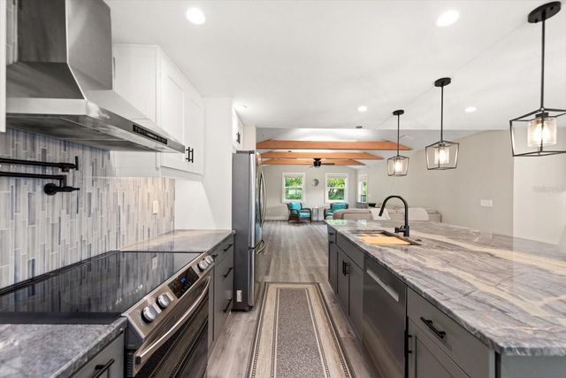 623 PINELAND AVENUE, Belleair, FL 33756