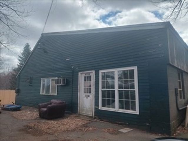 46 Gile St, Haverhill, MA 01830