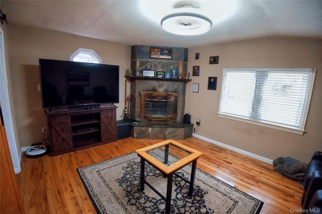 165 Randall Road, Shoreham, NY 11786