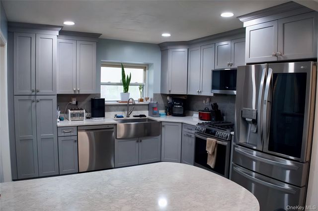 165 Randall Road, Shoreham, NY 11786