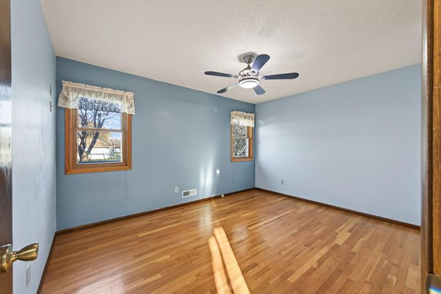 10161 Uplander Street NW, Coon Rapids, MN 55433