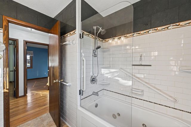 10161 Uplander Street NW, Coon Rapids, MN 55433