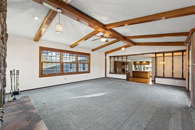 10161 Uplander Street NW, Coon Rapids, MN 55433