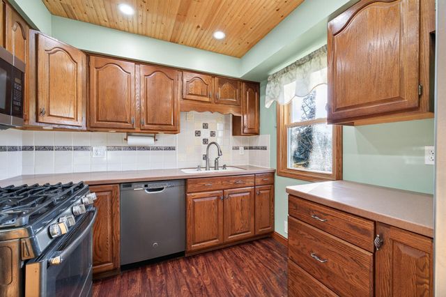 10161 Uplander Street NW, Coon Rapids, MN 55433