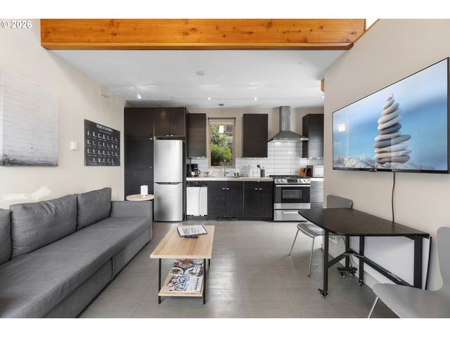 2319 Se BELMONT St, Portland, OR 97214