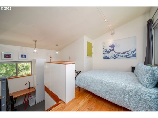 2319 Se BELMONT St, Portland, OR 97214