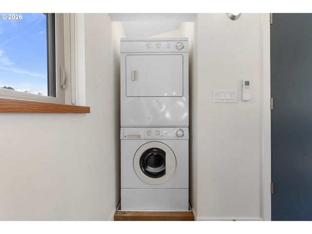 2319 Se BELMONT St, Portland, OR 97214