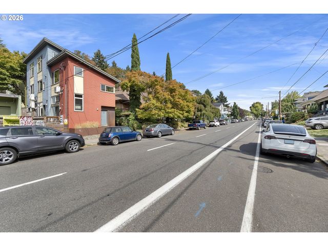 2319 Se BELMONT St, Portland, OR 97214