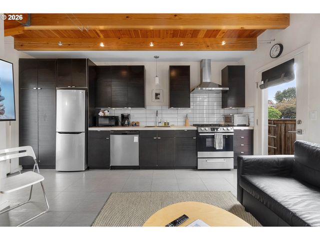 2319 Se BELMONT St, Portland, OR 97214