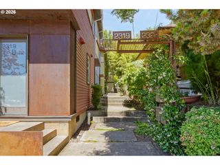 2319 Se BELMONT St, Portland, OR 97214