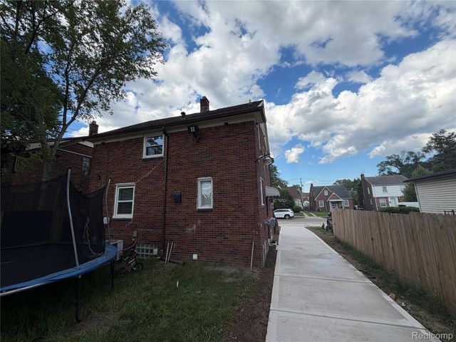 8923 Hartwell Street, Detroit, MI 48228