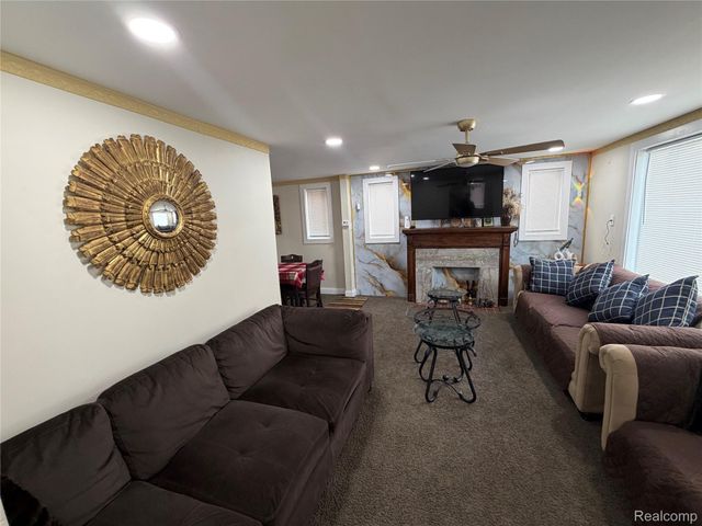 8923 Hartwell Street, Detroit, MI 48228