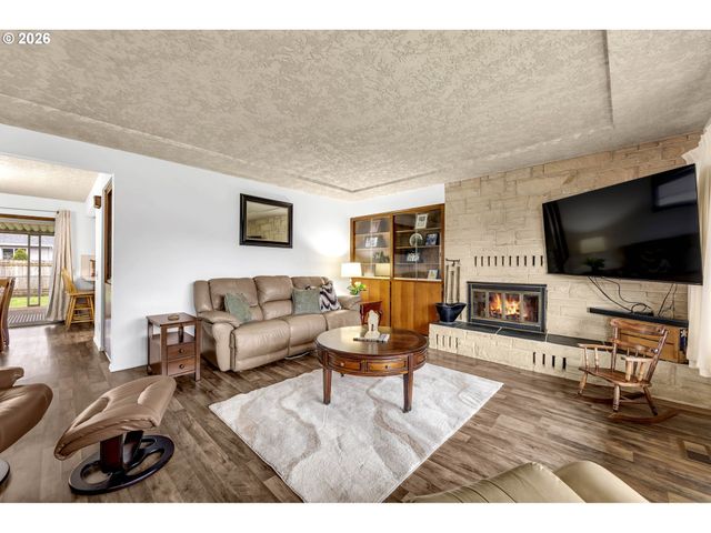 4304 MCCALLISTER Pl, Washougal, WA 98671