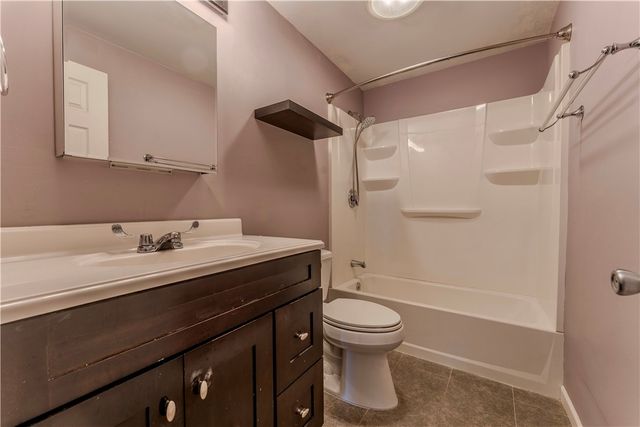 17 Saveria Drive, Parma, NY 14468