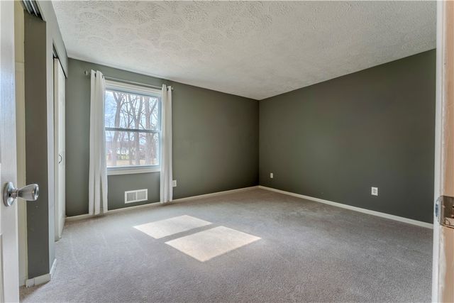 17 Saveria Drive, Parma, NY 14468