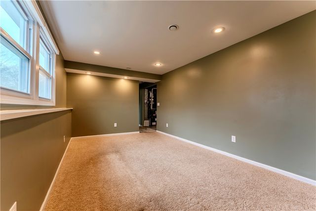 17 Saveria Drive, Parma, NY 14468