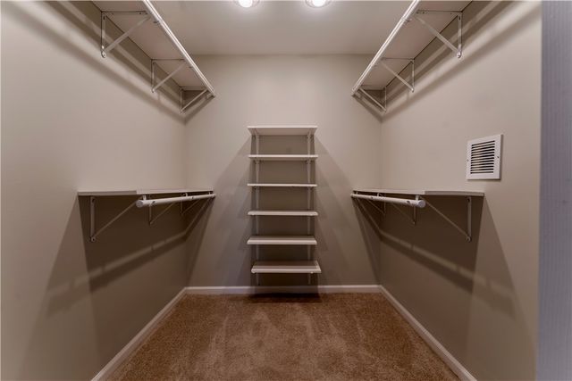 17 Saveria Drive, Parma, NY 14468