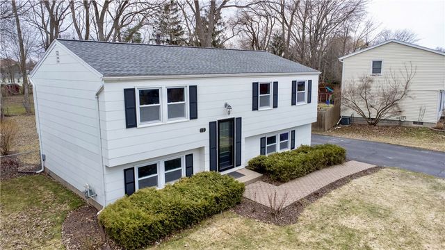 17 Saveria Drive, Parma, NY 14468