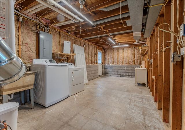 17 Saveria Drive, Parma, NY 14468