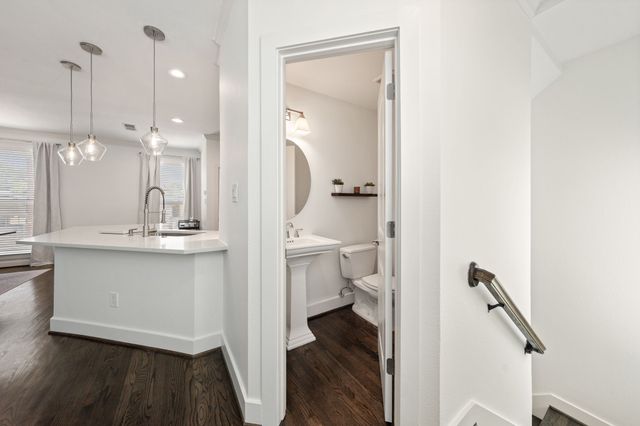 4039 Congress Avenue 201, Dallas, TX 75219