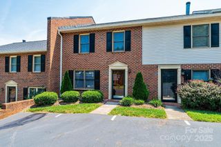 709 21st Avenue NE, Hickory, NC 28601