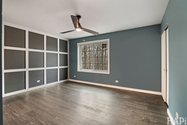 283 W Whispering Oaks Lane, Round Lake, IL 60073