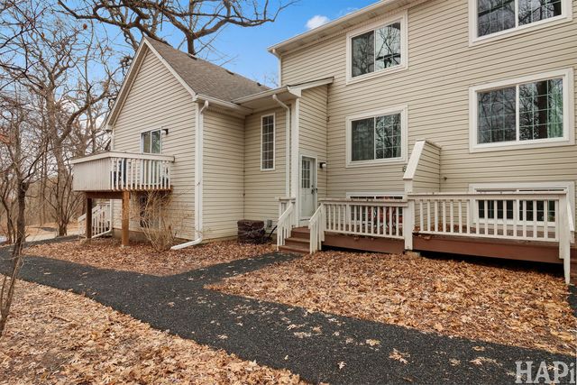 283 W Whispering Oaks Lane, Round Lake, IL 60073