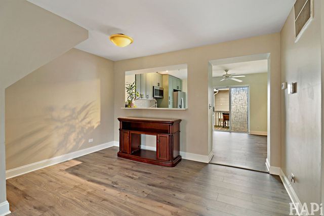 283 W Whispering Oaks Lane, Round Lake, IL 60073