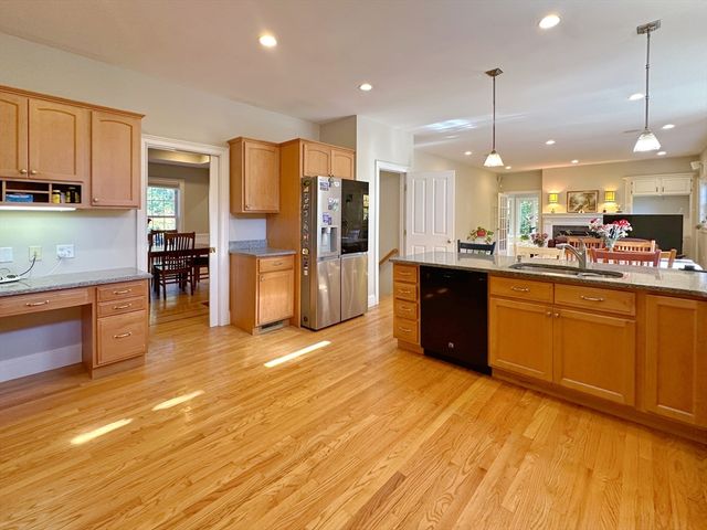 11 Oakland St, Lexington, MA 02420