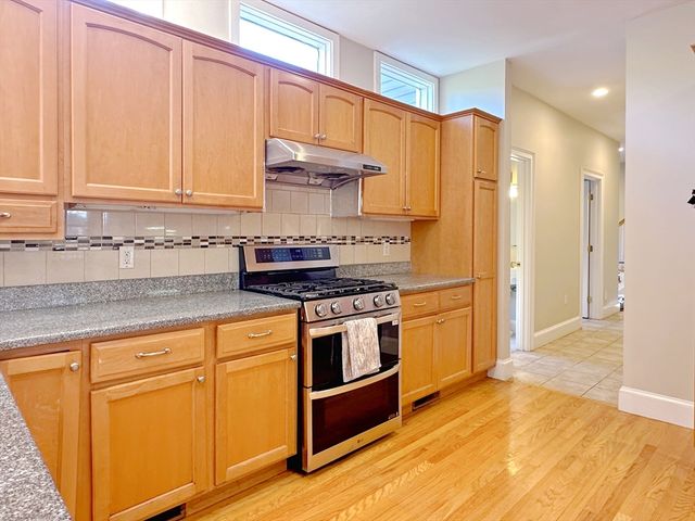 11 Oakland St, Lexington, MA 02420
