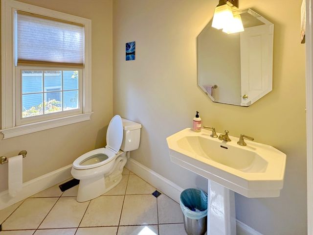 11 Oakland St, Lexington, MA 02420