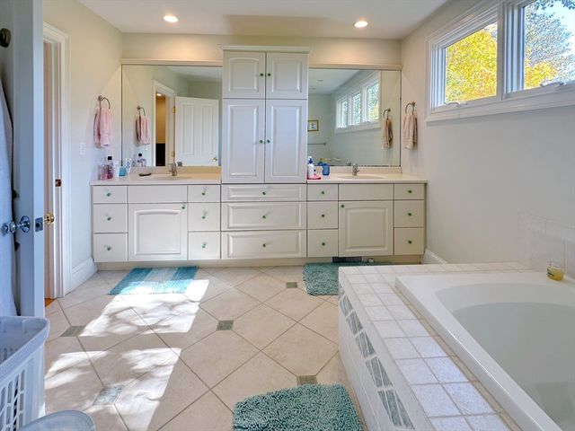 11 Oakland St, Lexington, MA 02420