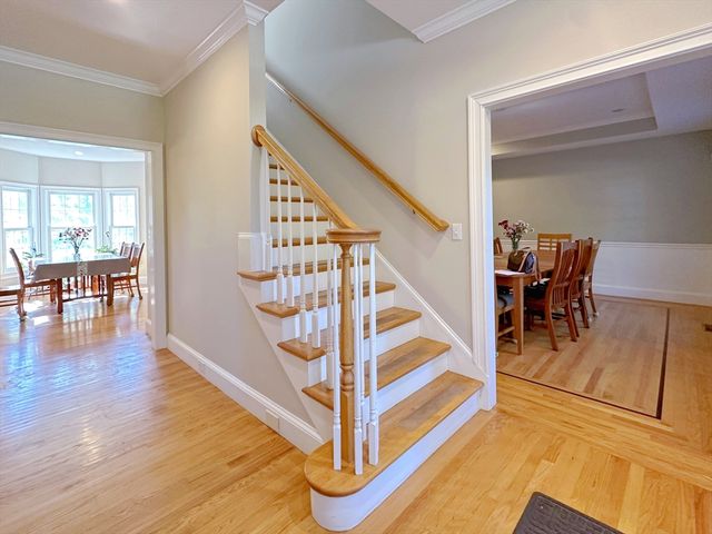 11 Oakland St, Lexington, MA 02420