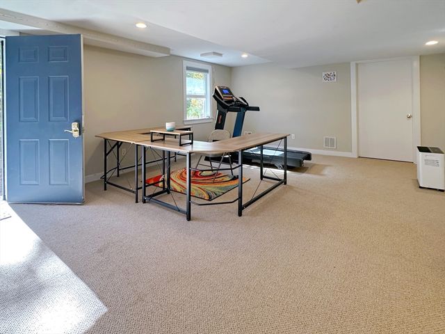 11 Oakland St, Lexington, MA 02420