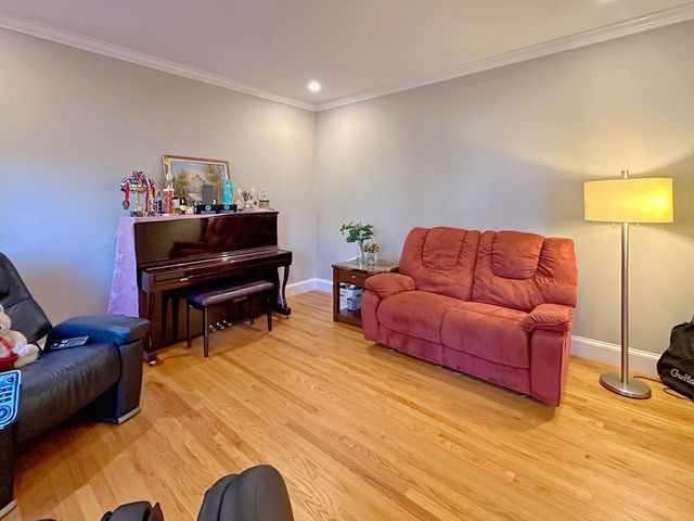 11 Oakland St, Lexington, MA 02420