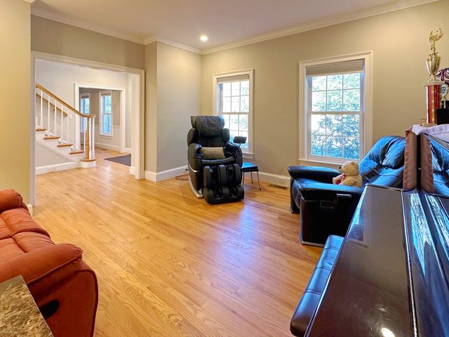 11 Oakland St, Lexington, MA 02420