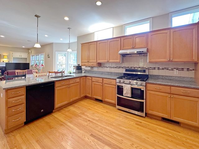 11 Oakland St, Lexington, MA 02420