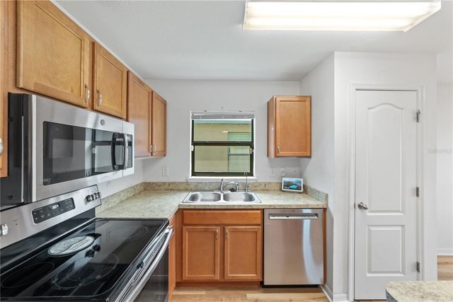621 CHATHAM WALK DRIVE, Ruskin, FL 33570