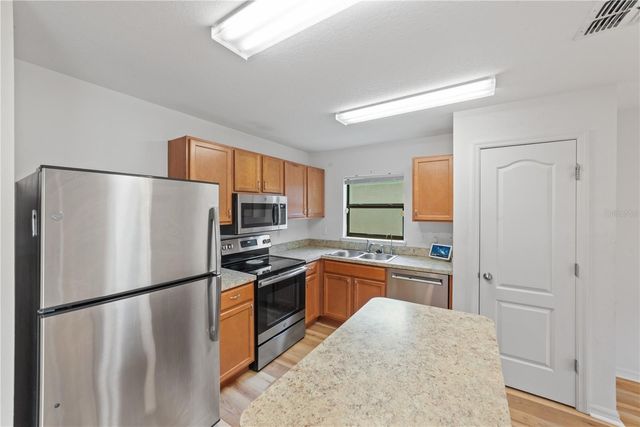 621 CHATHAM WALK DRIVE, Ruskin, FL 33570