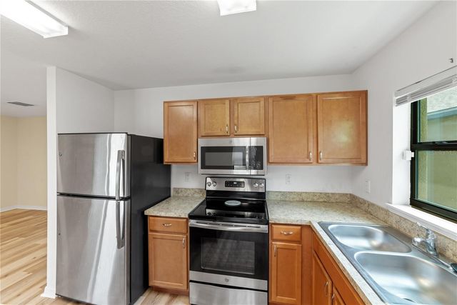 621 CHATHAM WALK DRIVE, Ruskin, FL 33570